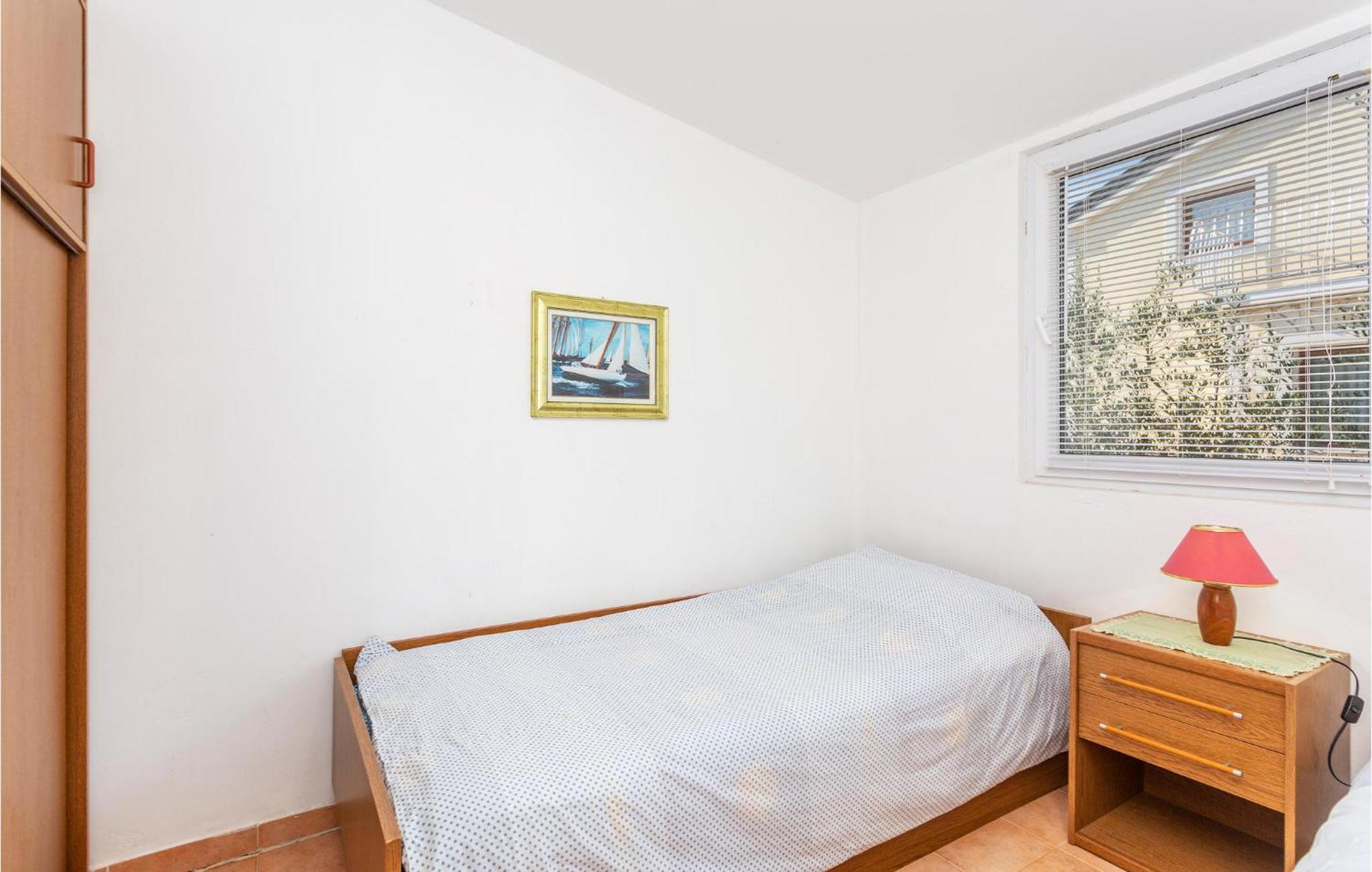 1 Bedroom Beautiful Apartment In Linardići Eksteriør bilde